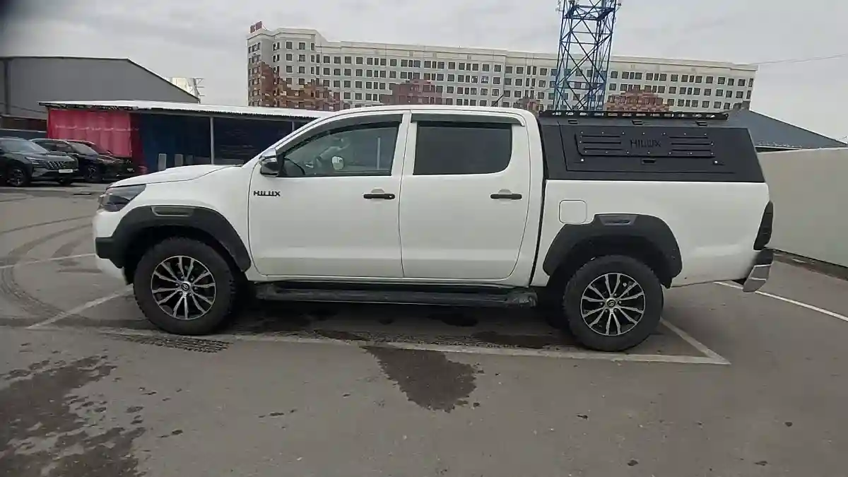 Toyota Hilux 2014 года за 16 000 000 тг. в Шымкент
