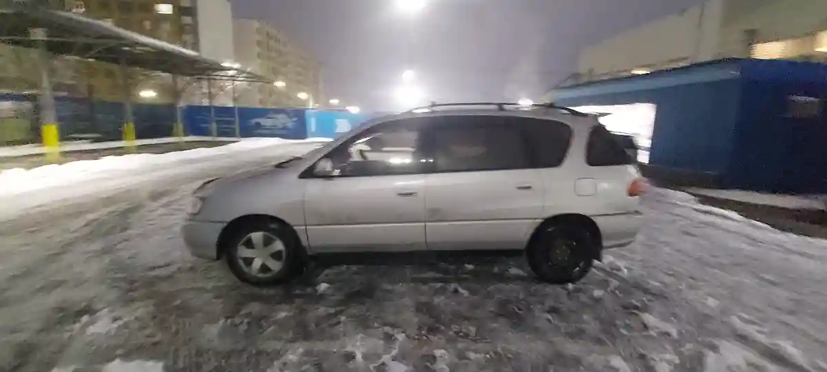 Toyota Ipsum 1996 года за 3 000 000 тг. в Алматы