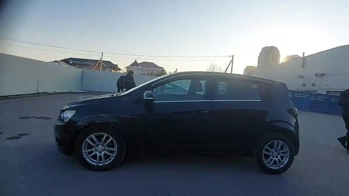 Chevrolet Aveo 2014 года за 3 000 000 тг. в Шымкент