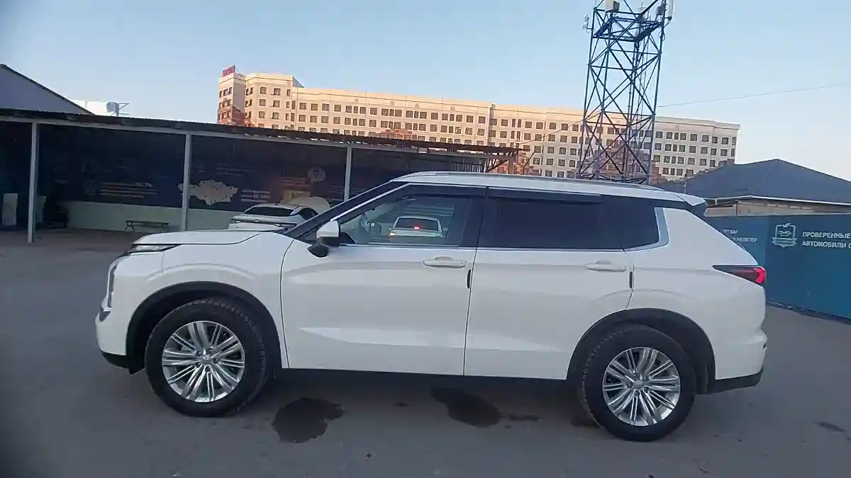 Mitsubishi Outlander 2022 года за 14 000 000 тг. в Шымкент