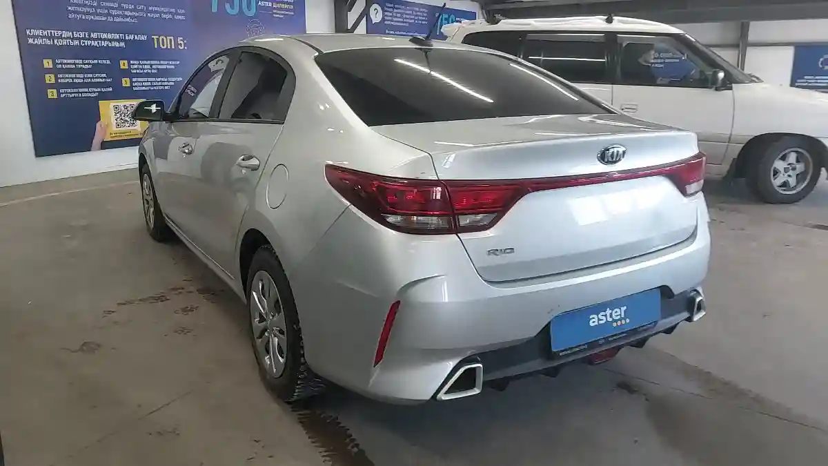 Kia Rio 2021 года за 7 200 000 тг. в Астана