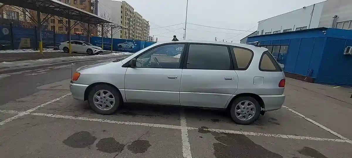 Toyota Ipsum 1996 года за 2 500 000 тг. в Алматы