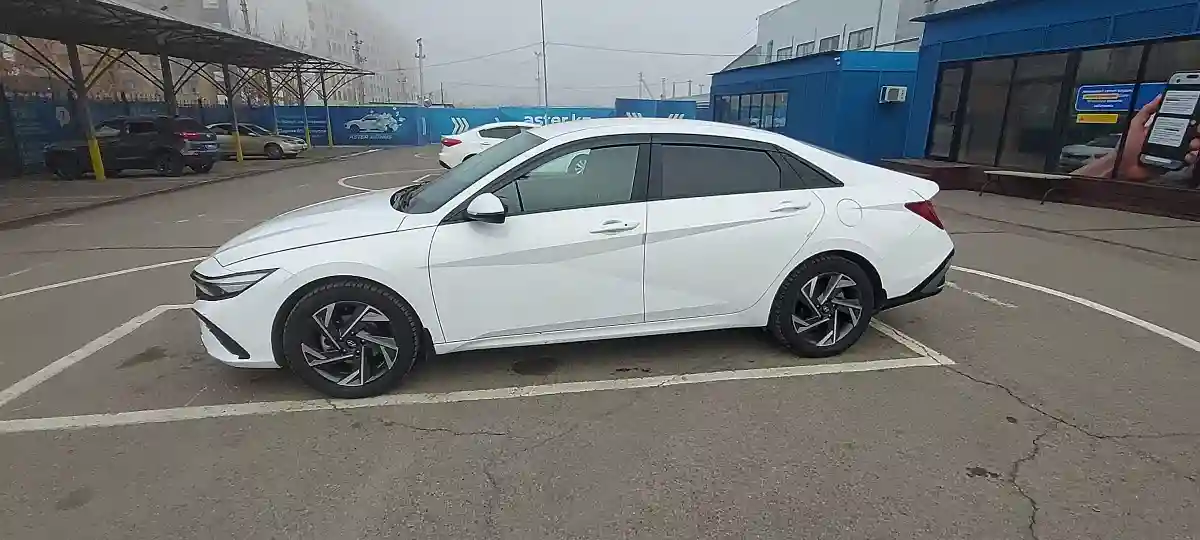 Hyundai Elantra 2023 года за 10 000 000 тг. в Алматы