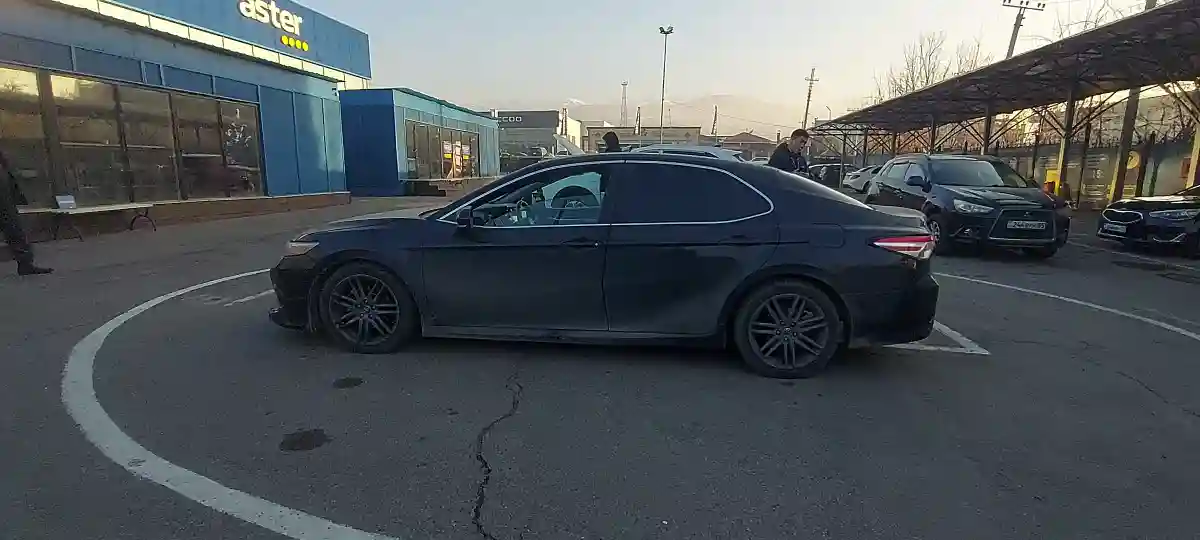 Toyota Camry 2020 года за 11 500 000 тг. в Алматы
