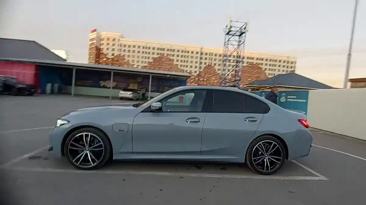 BMW 3 серии 2023 года за 40 000 000 тг. в Шымкент