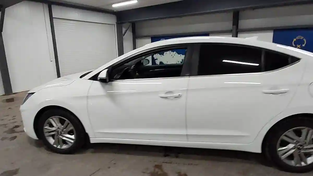 Hyundai Elantra 2019 года за 8 600 000 тг. в Астана