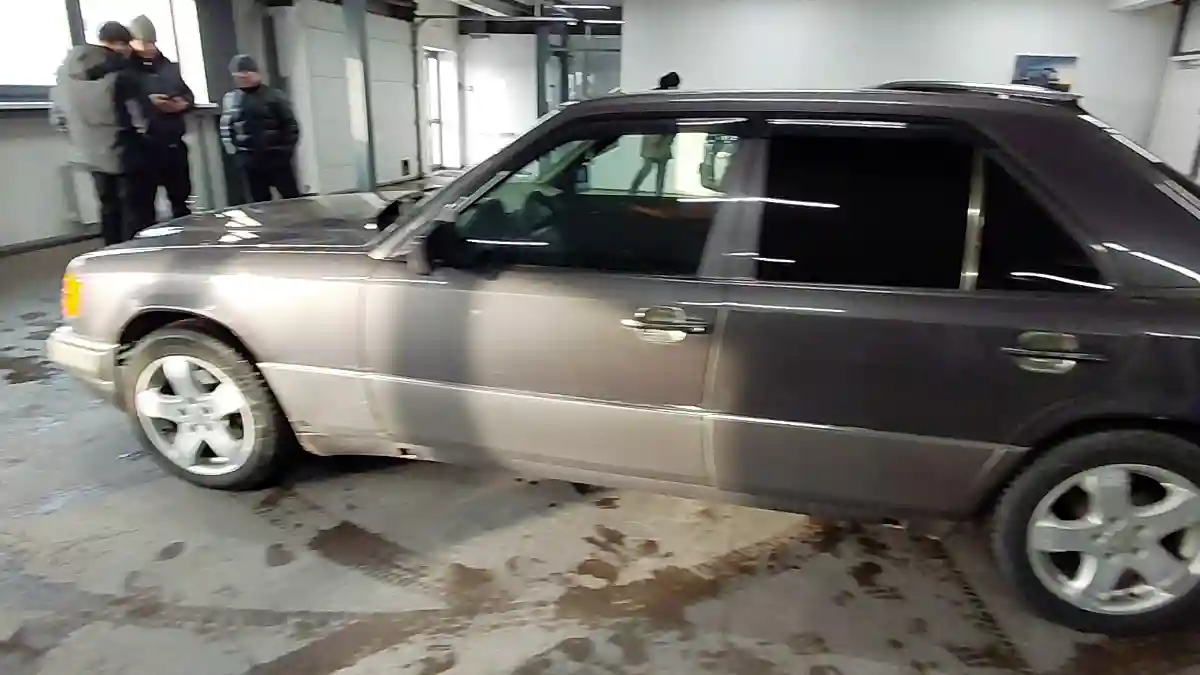 Mercedes-Benz E-Класс 1993 года за 2 000 000 тг. в Астана