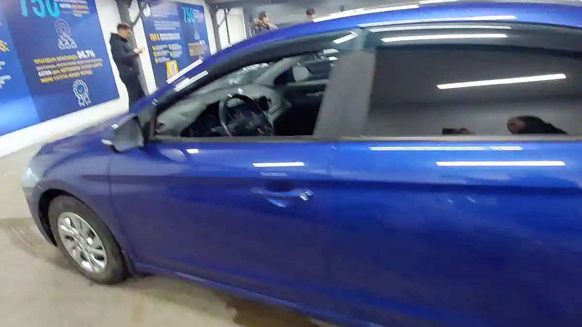 Hyundai Elantra 2019 года за 8 000 000 тг. в Астана