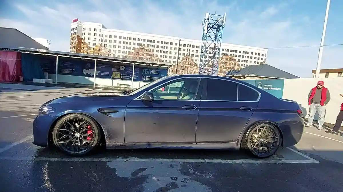 BMW 5 серии 2010 года за 11 600 000 тг. в Шымкент