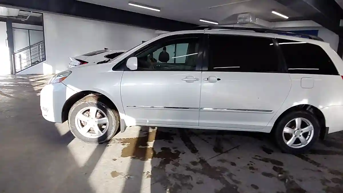 Toyota Sienna 2006 года за 8 000 000 тг. в Астана