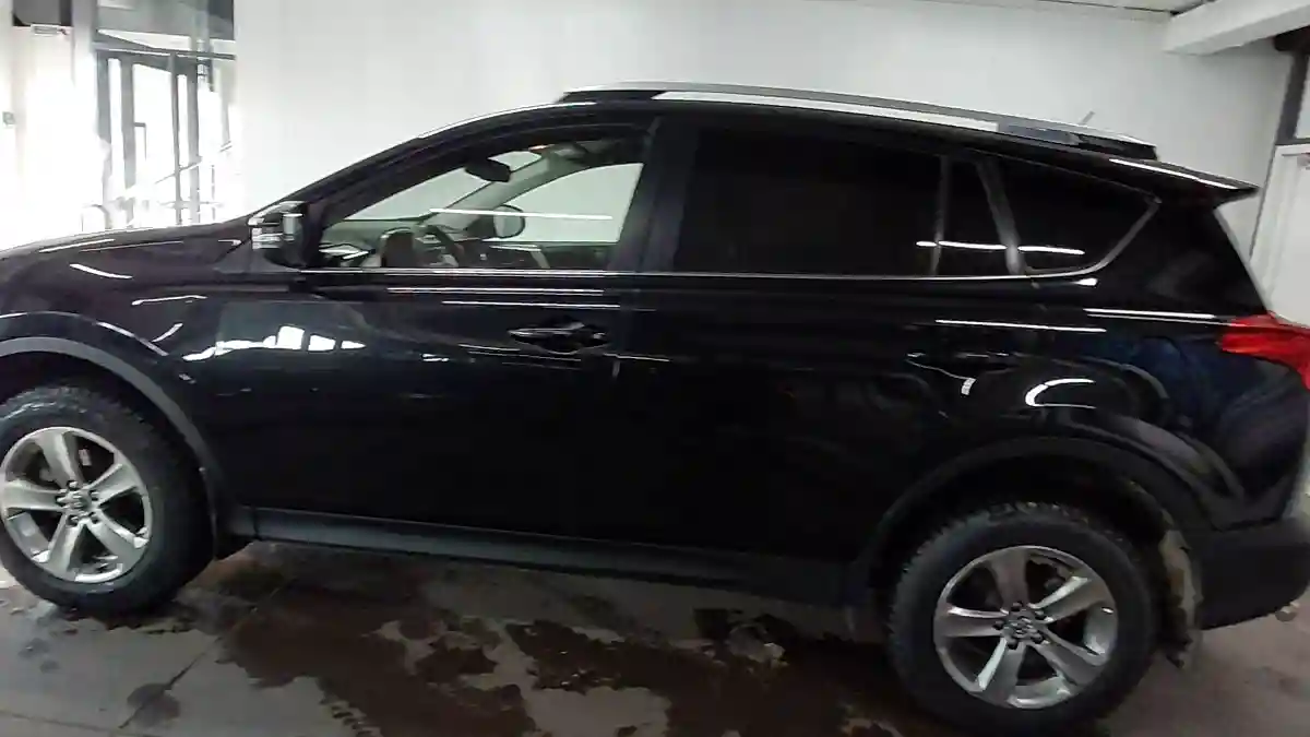 Toyota RAV4 2015 года за 10 000 000 тг. в Астана