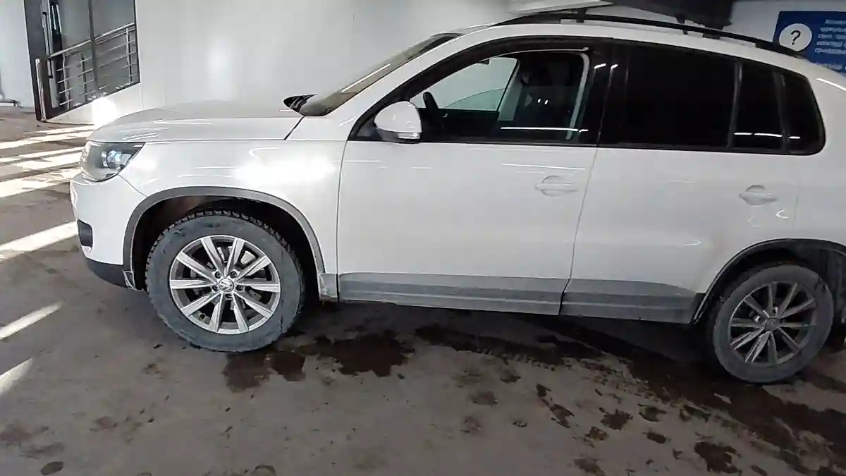 Volkswagen Tiguan 2013 года за 7 500 000 тг. в Астана