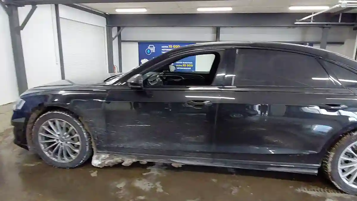Audi A8 2020 года за 40 000 000 тг. в Астана