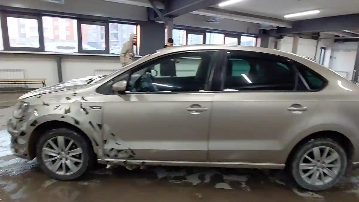 Volkswagen Polo 2015 года за 3 500 000 тг. в Астана