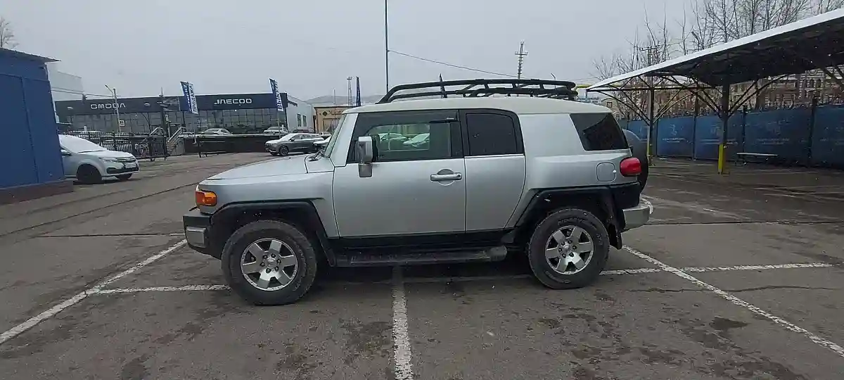Toyota FJ Cruiser 2006 года за 12 000 000 тг. в Алматы
