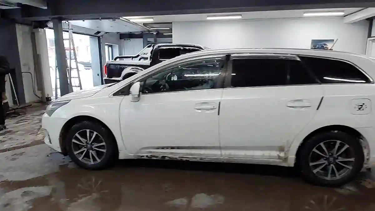 Toyota Avensis 2013 года за 8 000 000 тг. в Астана