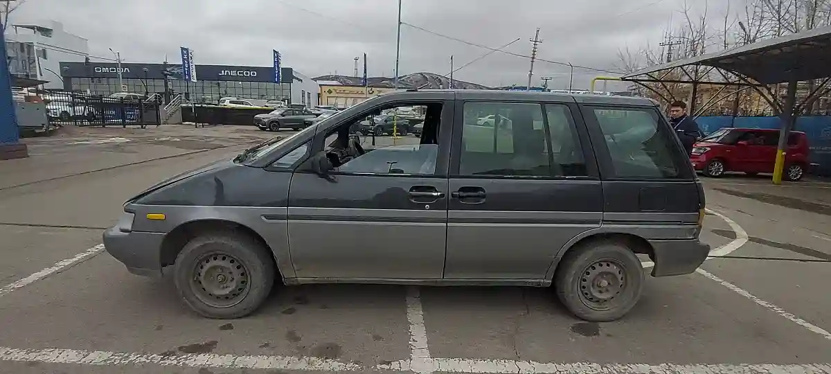 Nissan Prairie 1990 года за 1 000 000 тг. в Алматы