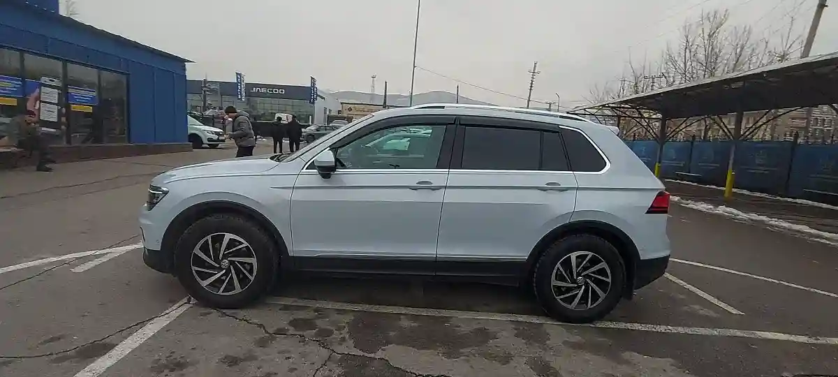 Volkswagen Tiguan 2018 года за 11 000 000 тг. в Алматы
