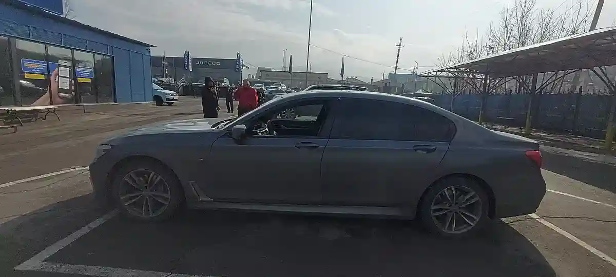 BMW 7 серии 2017 года за 25 000 000 тг. в Алматы