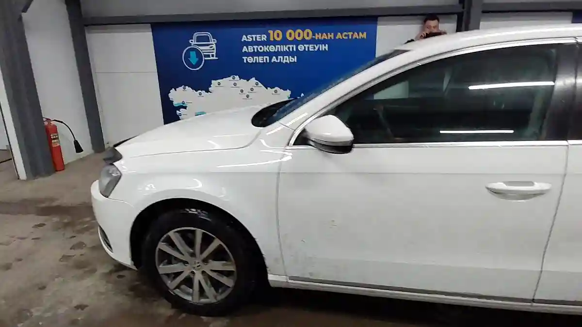Volkswagen Passat 2011 года за 4 000 000 тг. в Астана