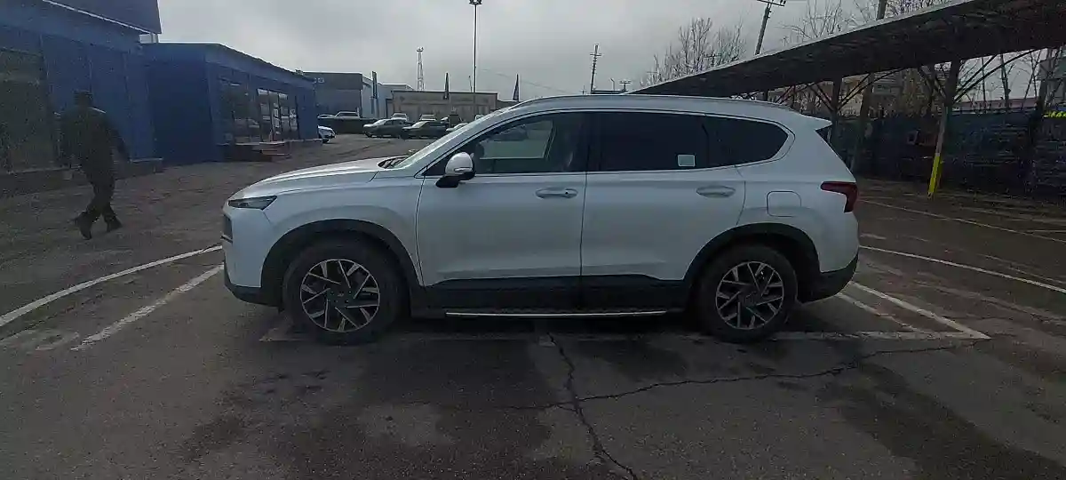Hyundai Santa Fe 2021 года за 13 000 000 тг. в Алматы