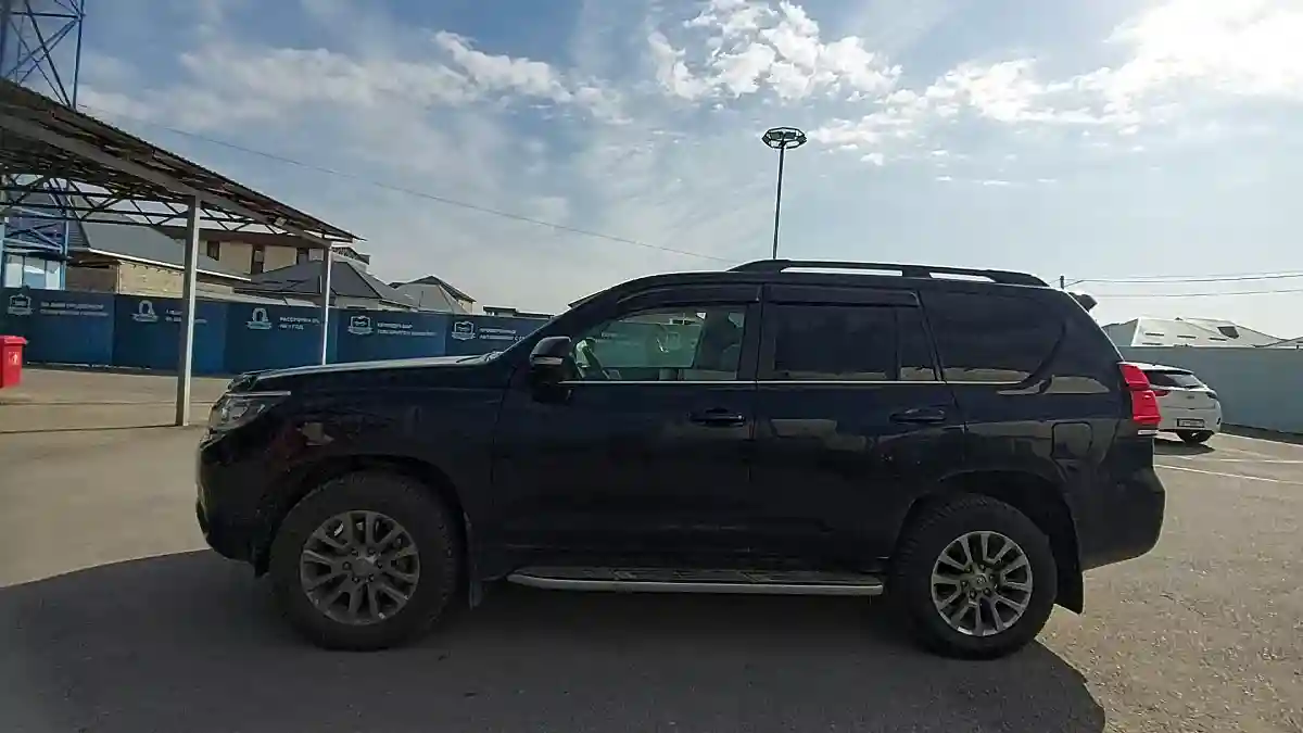 Toyota Land Cruiser Prado 2021 года за 26 000 000 тг. в Шымкент