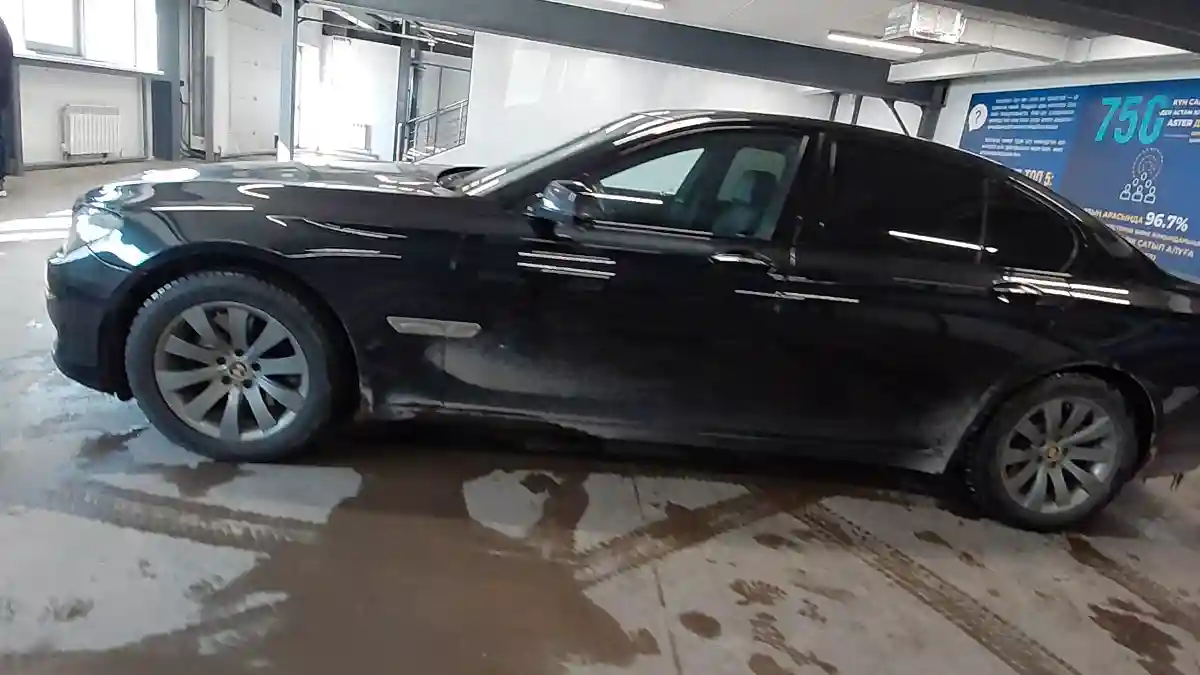 BMW 7 серии 2009 года за 9 000 000 тг. в Астана