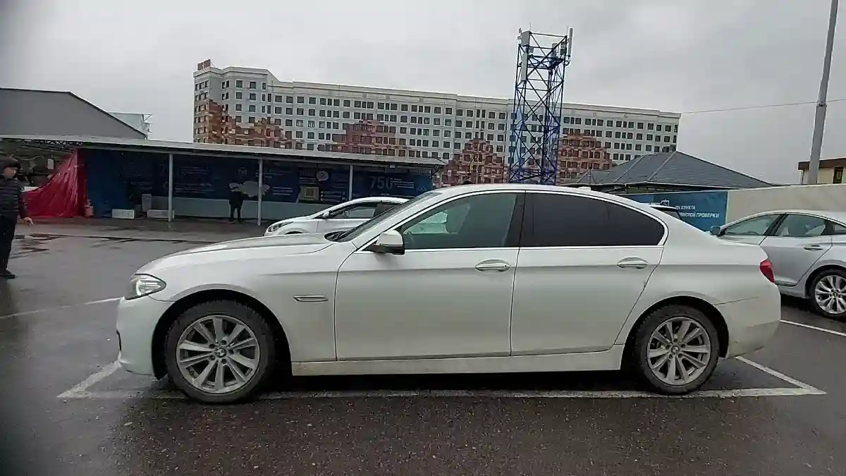 BMW 5 серии 2014 года за 10 500 000 тг. в Шымкент
