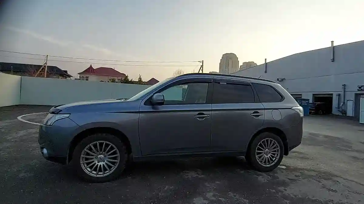 Mitsubishi Outlander 2012 года за 8 300 000 тг. в Шымкент