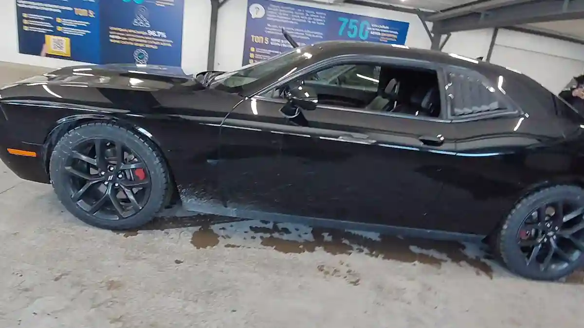 Dodge Challenger 2014 года за 18 000 000 тг. в Астана