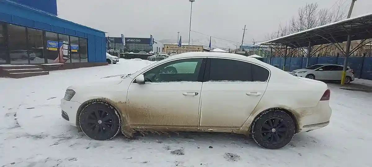 Volkswagen Passat 2014 года за 5 500 000 тг. в Алматы