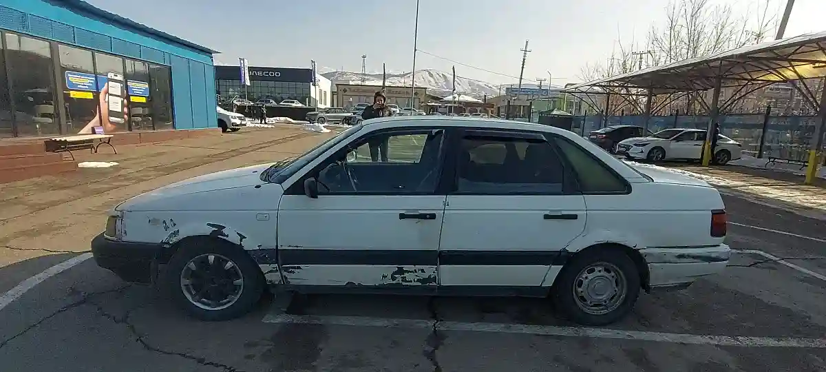 Volkswagen Passat 1988 года за 500 000 тг. в Алматы