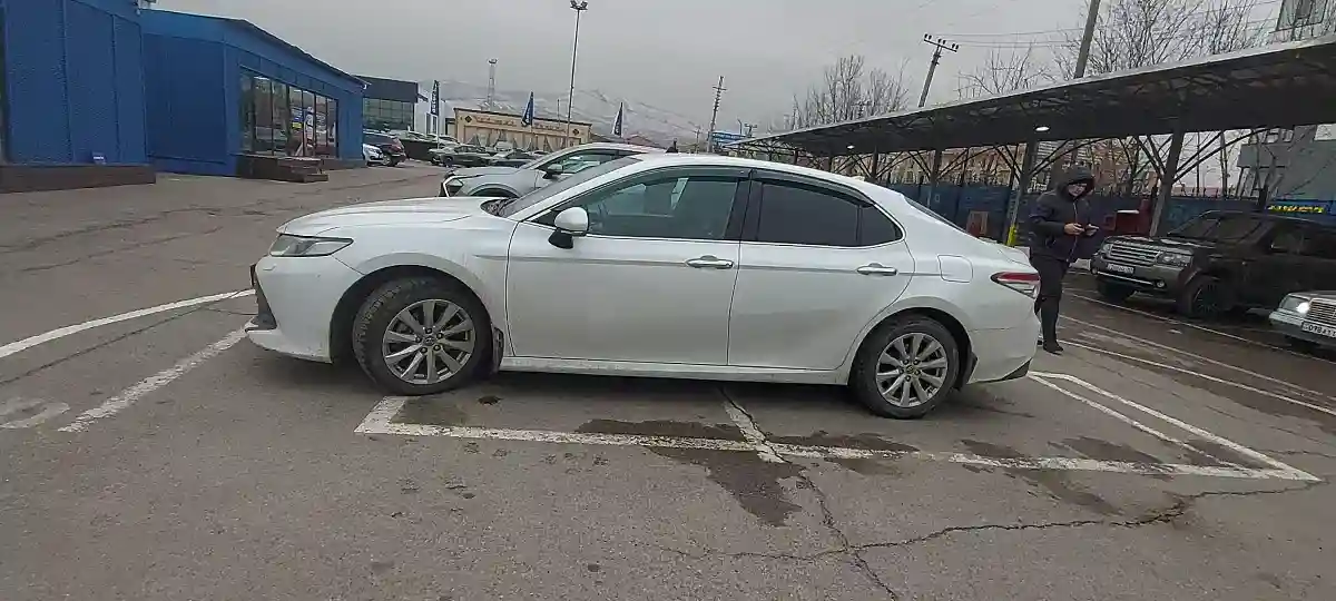 Toyota Camry 2018 года за 12 000 000 тг. в Алматы