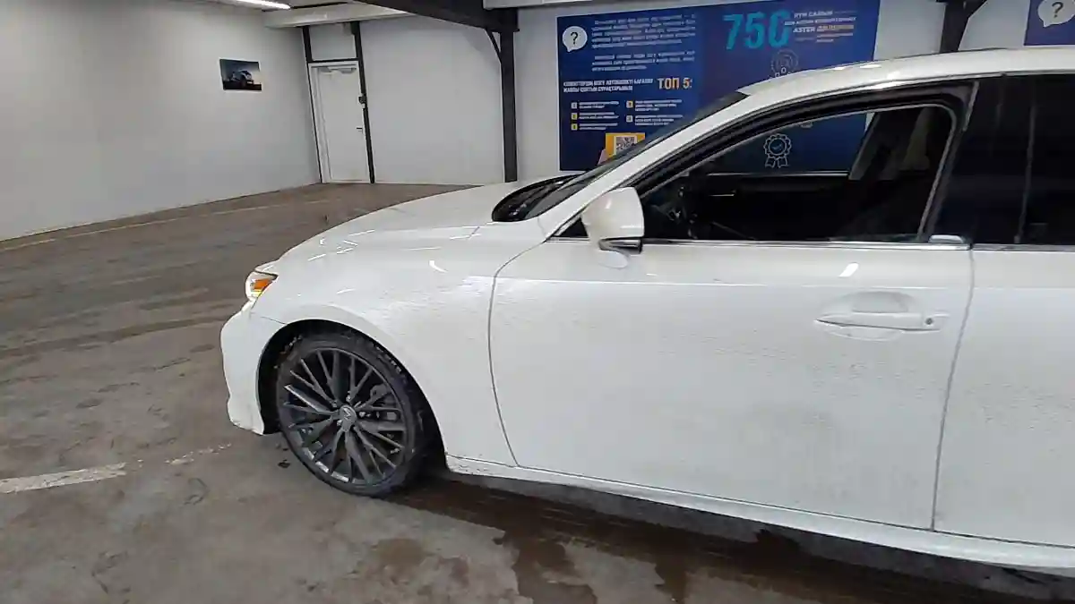 Lexus IS 2015 года за 12 000 000 тг. в Астана
