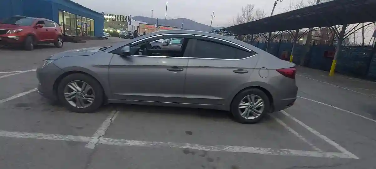 Hyundai Elantra 2019 года за 7 400 000 тг. в Алматы