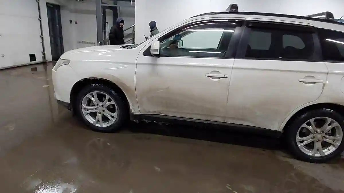 Mitsubishi Outlander 2013 года за 8 300 000 тг. в Астана