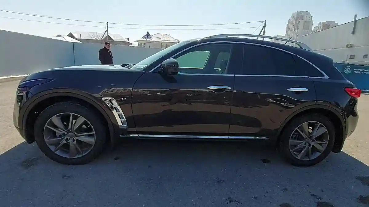 Infiniti QX70 2015 года за 12 500 000 тг. в Шымкент