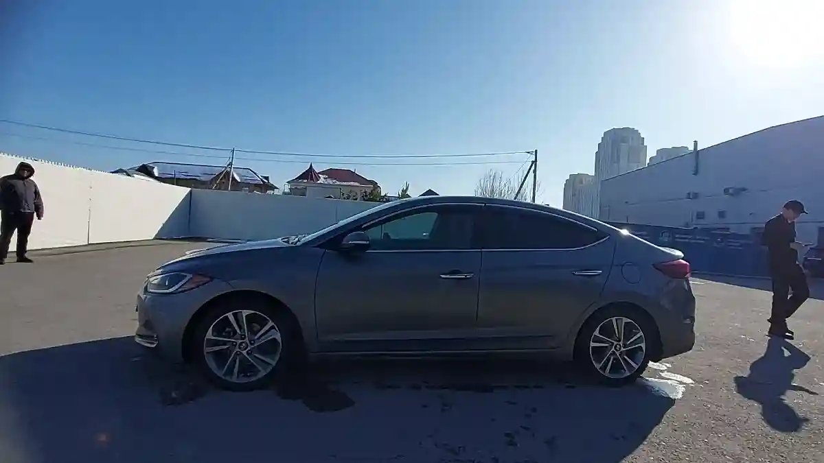 Hyundai Elantra 2016 года за 7 500 000 тг. в Шымкент