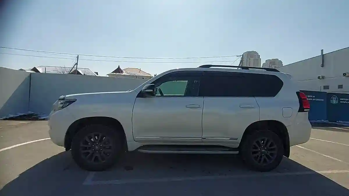 Toyota Land Cruiser Prado 2018 года за 22 700 000 тг. в Шымкент