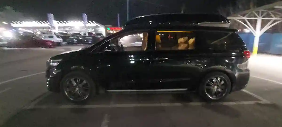 Kia Carnival 2015 года за 16 000 000 тг. в Алматы