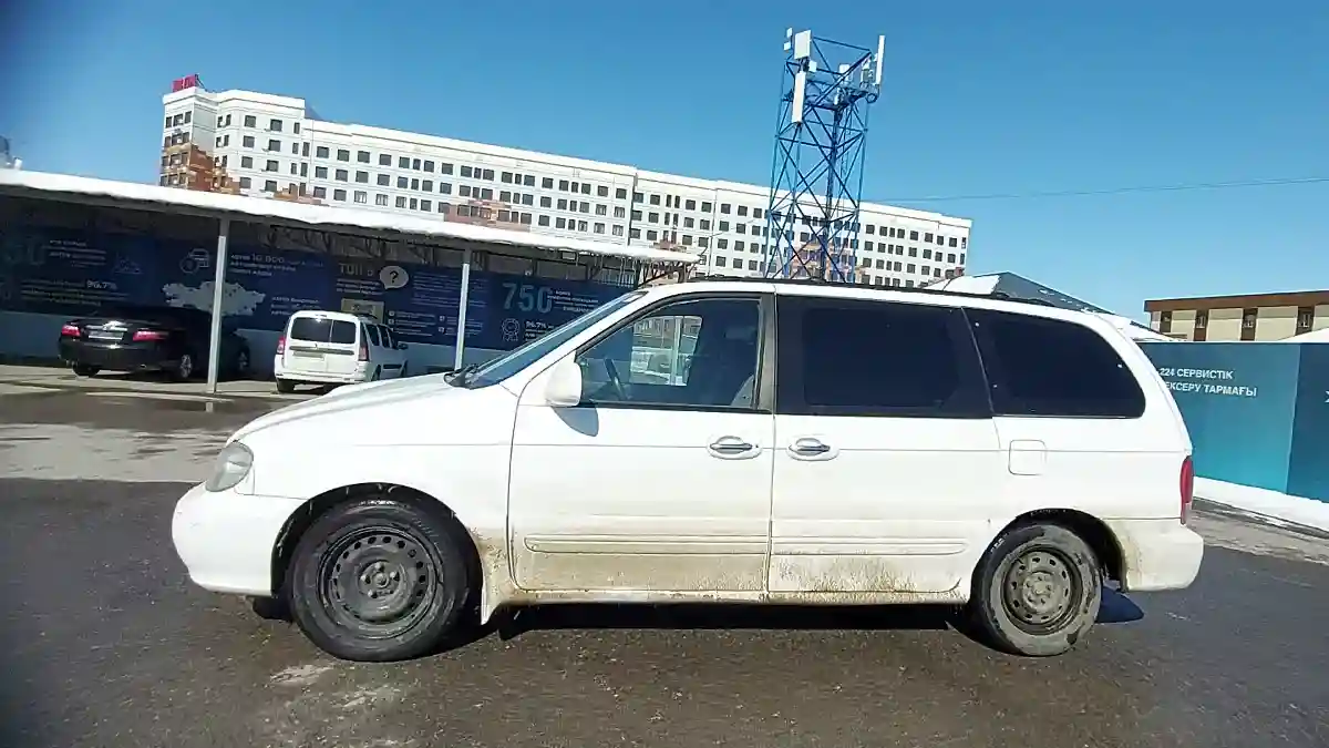 Kia Carnival 2001 года за 1 800 000 тг. в Шымкент