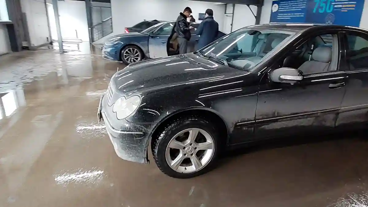 Mercedes-Benz C-Класс 2005 года за 6 350 000 тг. в Астана