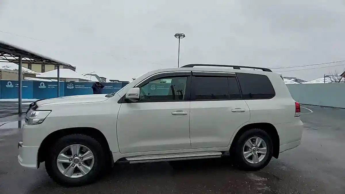 Toyota Land Cruiser 2019 года за 38 000 000 тг. в Шымкент