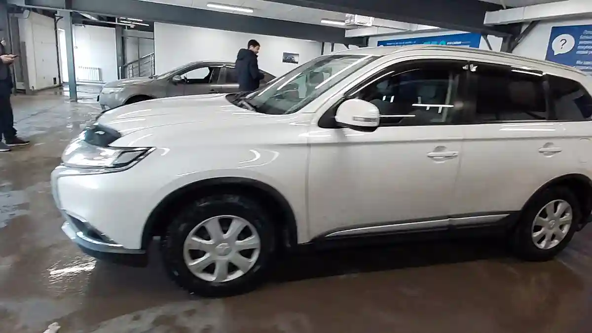 Mitsubishi Outlander 2018 года за 9 800 000 тг. в Астана