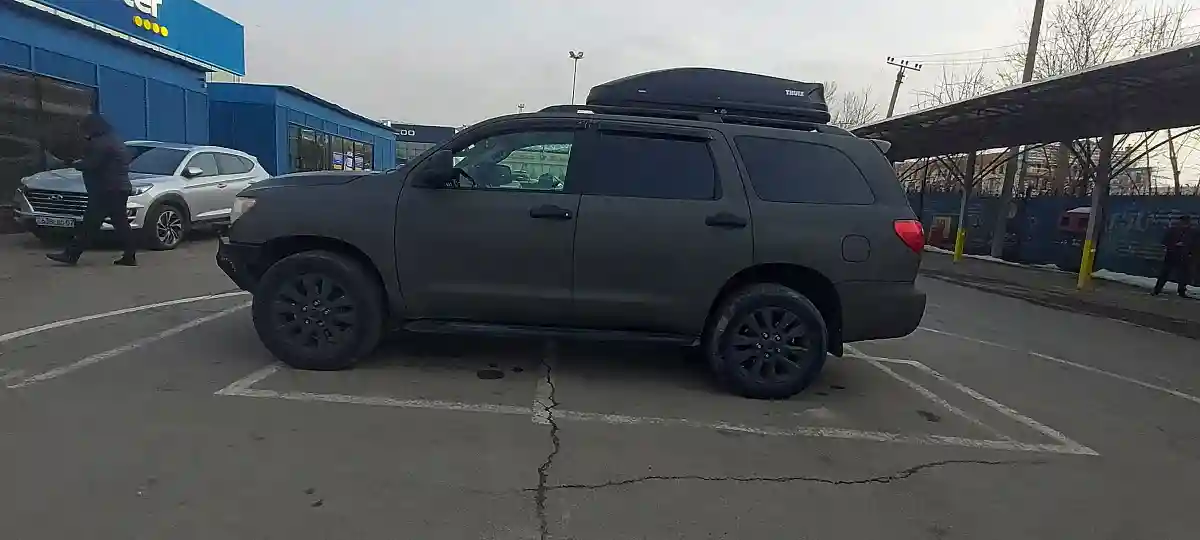 Toyota Sequoia 2008 года за 15 000 000 тг. в Алматы