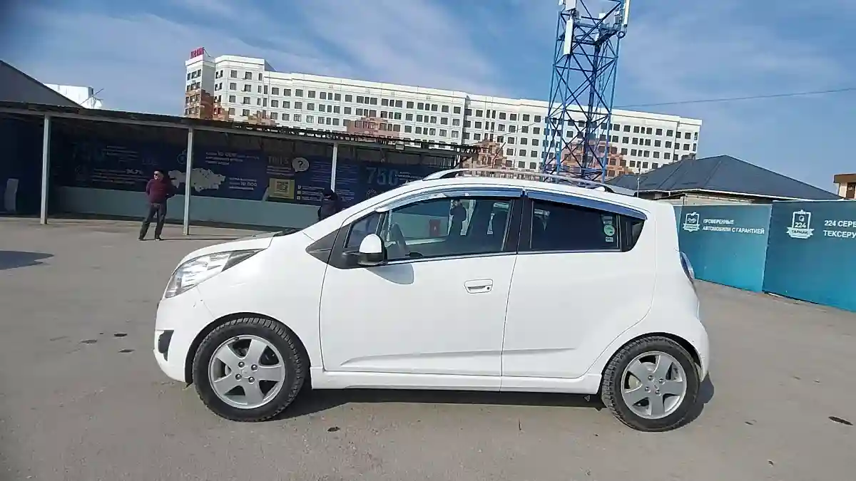 Chevrolet Spark 2011 года за 3 200 000 тг. в Шымкент