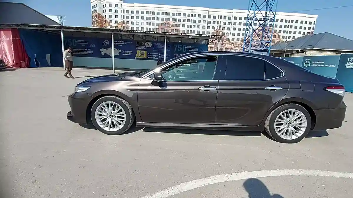 Toyota Camry 2019 года за 13 800 000 тг. в Шымкент