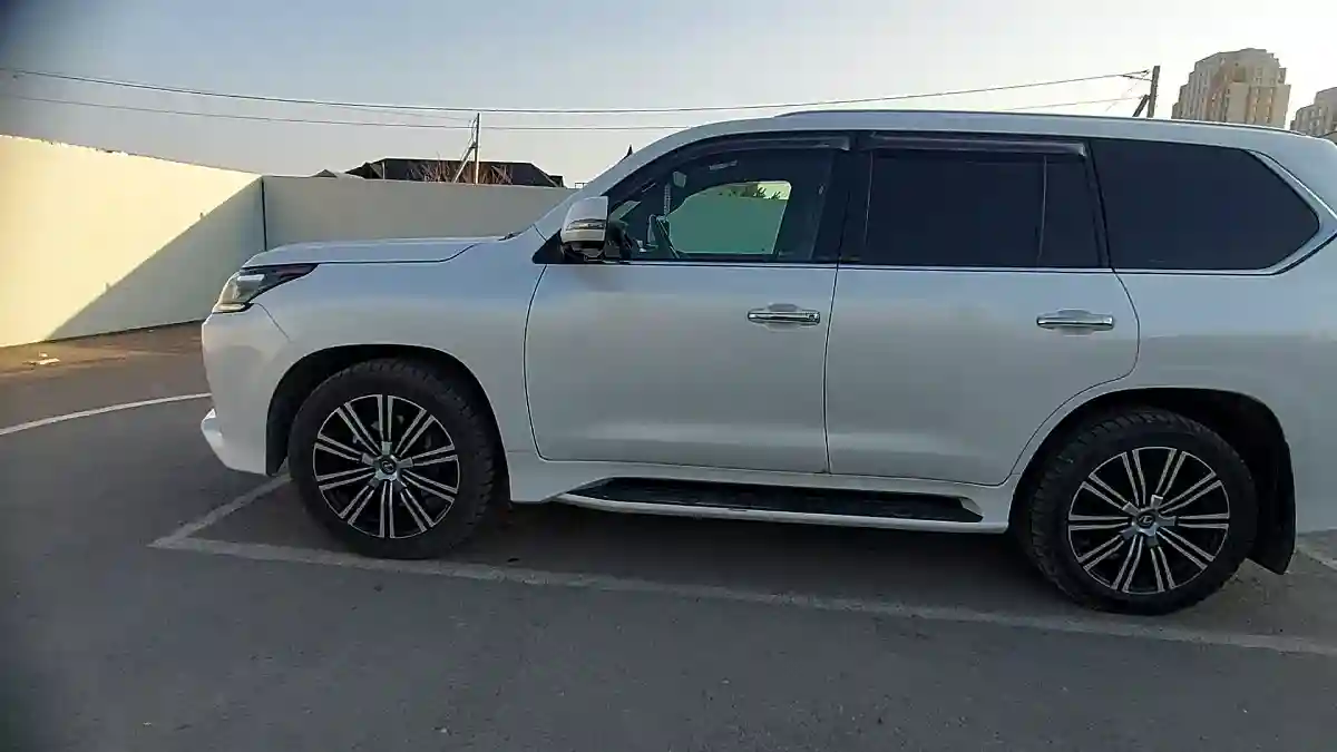 Lexus LX 2019 года за 50 000 000 тг. в Шымкент