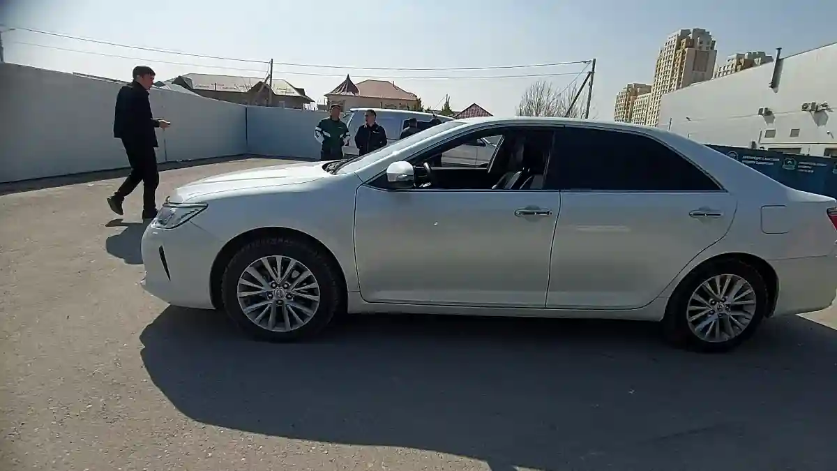 Toyota Camry 2015 года за 13 000 000 тг. в Шымкент