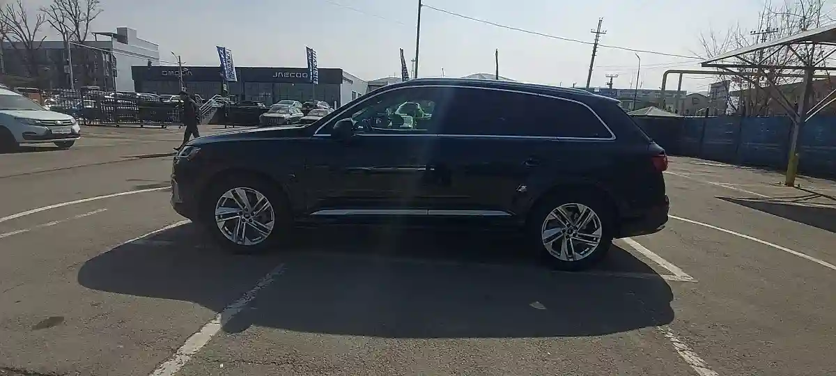 Audi Q7 2022 года за 30 000 000 тг. в Алматы